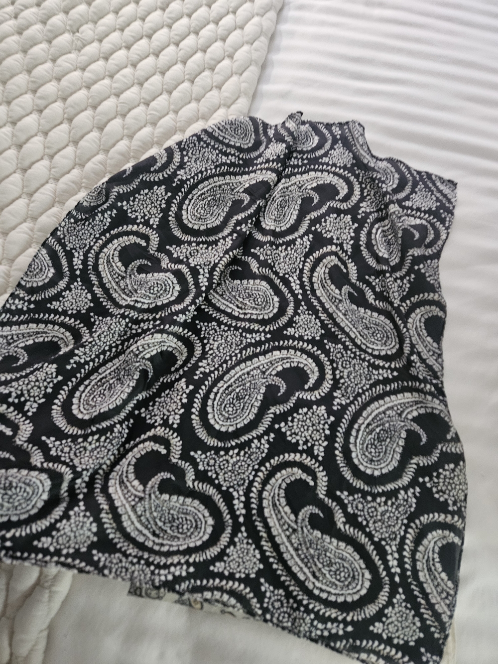Paisley Accent Scarves- Unbranded - Picture 3 of 3